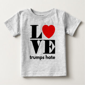 Kärlek Trumps Hate T Shirt