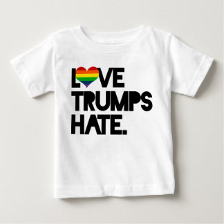 Kärlek Trumps Hate T Shirt