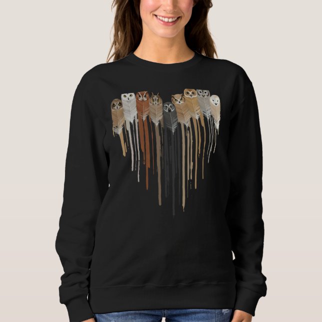 Kärlek Uggla Feather Heart inative American Chie T Shirt (Framsida)