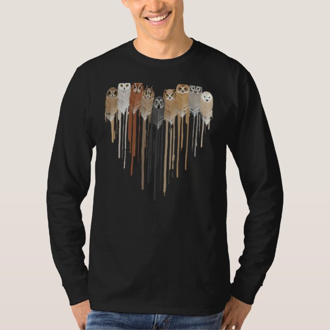 Kärlek Uggla Feather Heart inative American Chie T Shirt (Framsida)