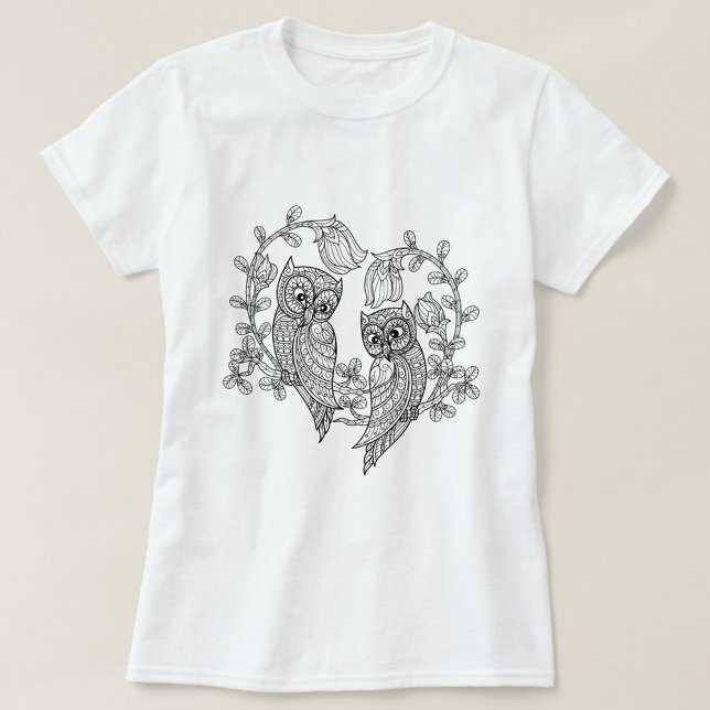 Kärlek Ugglor i Blomning T Shirt (“Two wise hearts entwined in nature’s embrace.”)