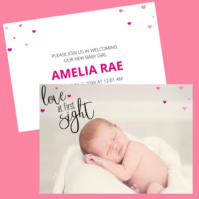 Kärlek vid Baby vid första påseendet Meddelande (Pink love at first sight photo birth announcement card with pink hearts)