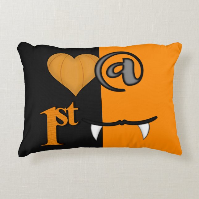 Kärlek vid första Bitan Halloween Prydnadskudde (Framsidan)