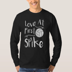 Kärlek vid första Spiket Volleyball T Shirt