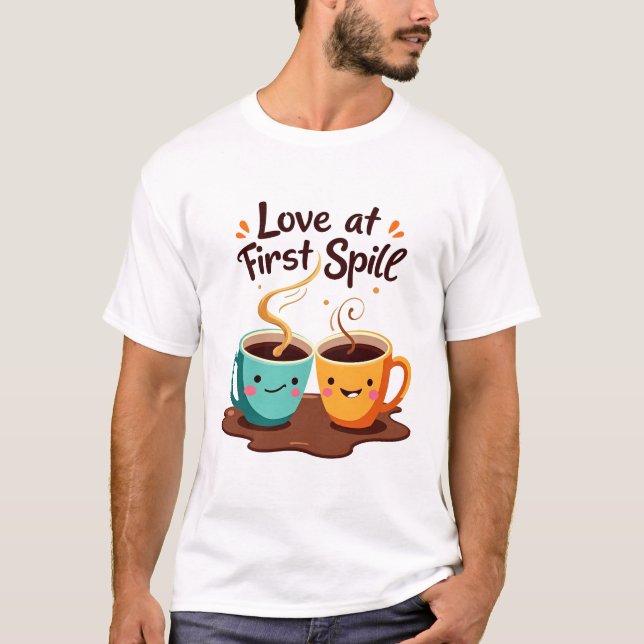 Kärlek vid första spill - Cute Romantic Coffee Art T Shirt (Framsida)