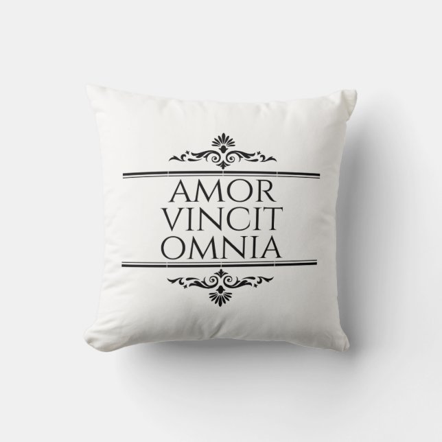 Kärlek Vincit Omnia - Kärlek erövrar alla Kudde (Framsida)