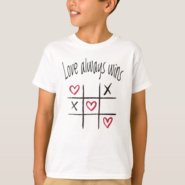 Kärlek vinner alltid t shirt (Framsida)
