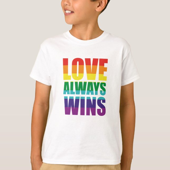 Kärlek vinner alltid t shirt (Framsida)