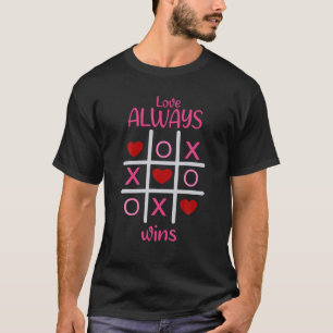 Kärlek vinner alltid Tic-Tac-Toe Red Heart Valenti T Shirt
