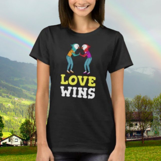 Kärlek Vinner Fåglar T Shirt (Skapare uppladdad)