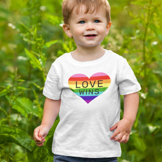 Kärlek Vinner Regnbåge Hjärtat Vitt T Shirt