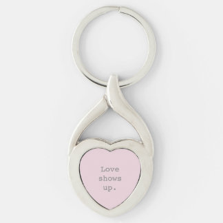 Kärlek visar upp Keychain Twisted Heart Silverfärgad Nyckelring
