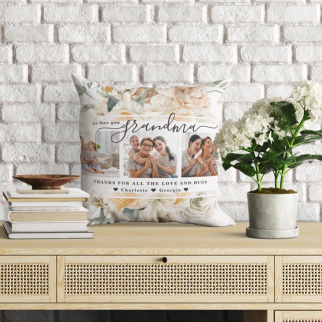 Kärlek You Grandma | Blommigt tre fotokollage Kudde (Skapare uppladdad)