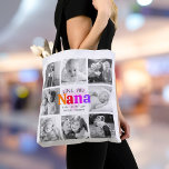 Kärlek You Nana Colorful Modern 8 Photo Collage Tygkasse<br><div class="desc">"Kärlek du Nana." Hon älskar barnbarn varje minut. En lekfull, vit, snyggt visuell bild av färgstark regnbåge färgad fet typografi och svart, handskriven typografi täcker över ett mjukt, ljust rosa hjärta och en vit bakgrund. Lägg till åtta omhuldade foton efter eget val och anpassa namn och meddelandet för perfektens moderna,...</div>