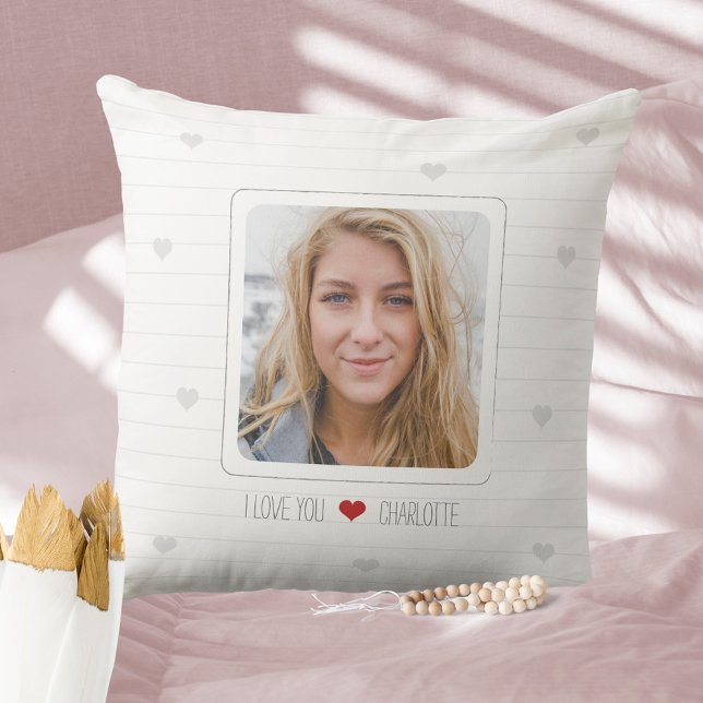 Kärlekarna hjärtans dag för minimalistiskt foto Re Kudde (Minimalist Photo Red Heart Love Valentine´s Day Throw Pillow ©Susanne Sachers - Sunny Mind Design 🌞)