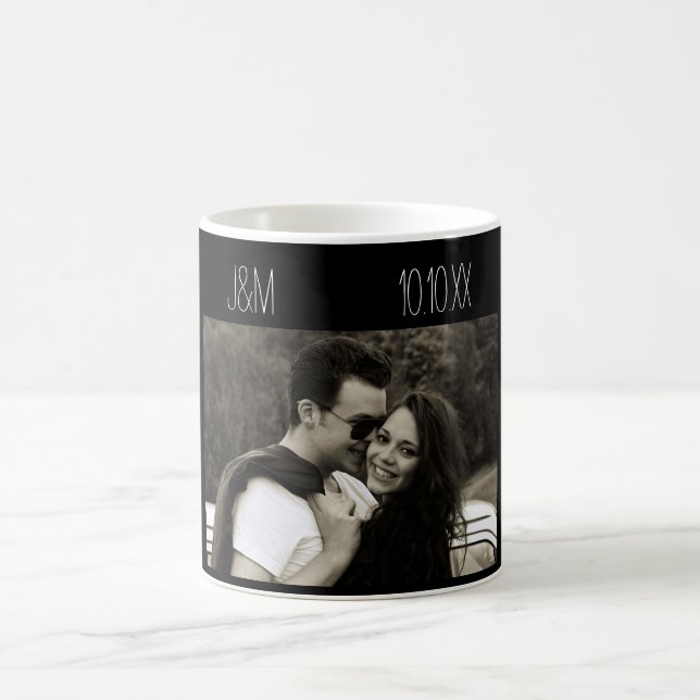 Kärlekårsdagen kopplar ihop fotoet daterar kaffemugg (Center)