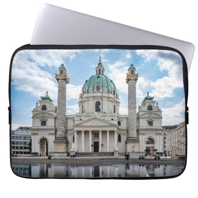 Karlskirche i Wien, Österrike Laptop Fodral (Framsidan)