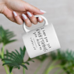 Karma får allt du förtjänar mugg<br><div class="desc">Skilda,  separerade eller nye vän.. Karma får allt du förtjänar i modern svart och vit typografi,  unik enkel gåva</div>
