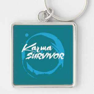 Karma Survivor Fyrkantig Silverfärgad Nyckelring