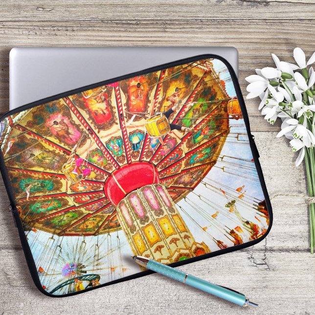 Karneval-sväng-vintage-blå himmel-bild laptop fodral (Skapare uppladdad)