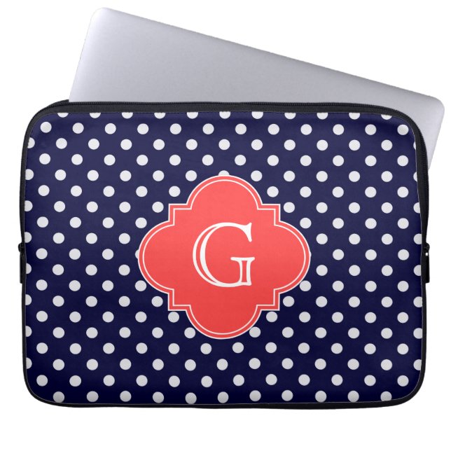 Kärntvit polka - punkt Coral Quatrefoil Monogram Laptop Fodral (Framsidan)