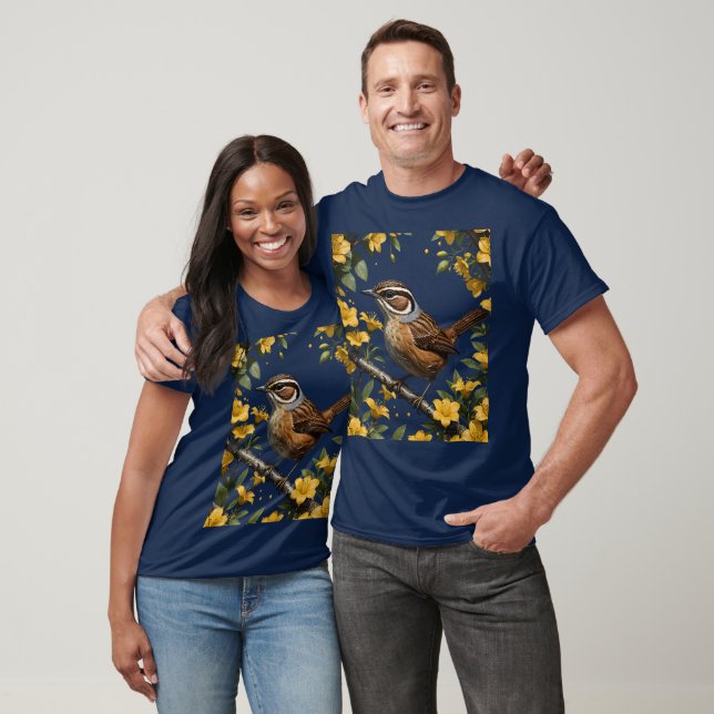 Karolinagärdsmyg Omgiven Av Gul Jessamin T Shirt (Unisex)