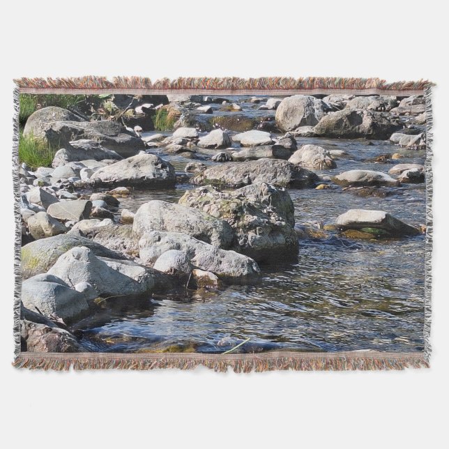 Karpatisk flod – Rumänien Naturtryck Filt (Framsidan)