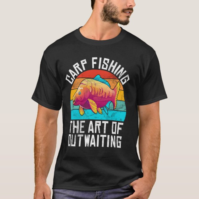 Karpfiske Konsten att Vänta Ut Karpfiske T Shirt (Framsida)