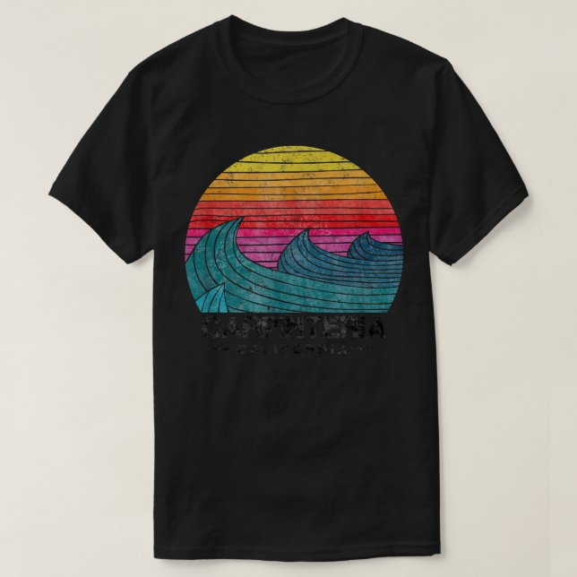 Karpinoma Surfing Vågar Beach Retro Cali Sunset T Shirt (Design framsida)