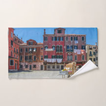 Kart med lådor i Venedig