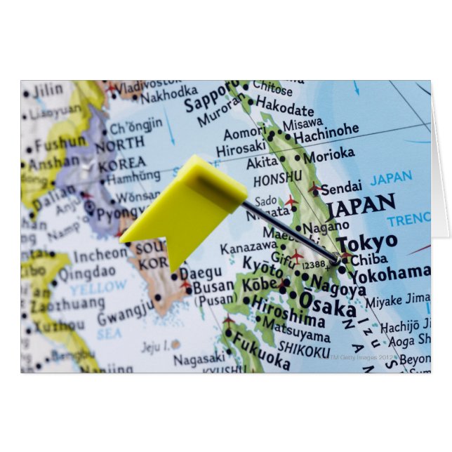 Karta-stift placerad i Tokyo, Japan på karta, nära Hälsningskort (Framsidan Horizontal)
