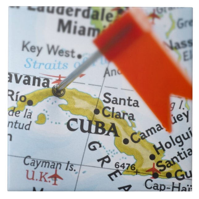 Kartan klämmer fast förlagt i Havana, Kuba på Kakelplatta (Framsidan)