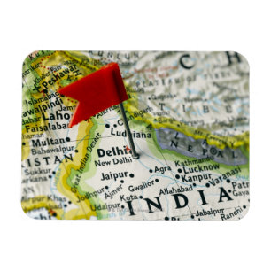 Kartan klämmer fast förlagt i New Delhi, Indien Magnet