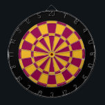 Kartong: Guld, Burgundy och Black Piltavla<br><div class="desc">Guld,  Burgundy och svart Färgad Dart Board Game,  inklusive 6 brassmördare</div>