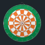 Kartong: Vit, Orange och Grönt Darttavla<br><div class="desc">Vitt,  Orange och Grönt Färgad Dart Board Game,  inklusive 6 Brass Darts</div>