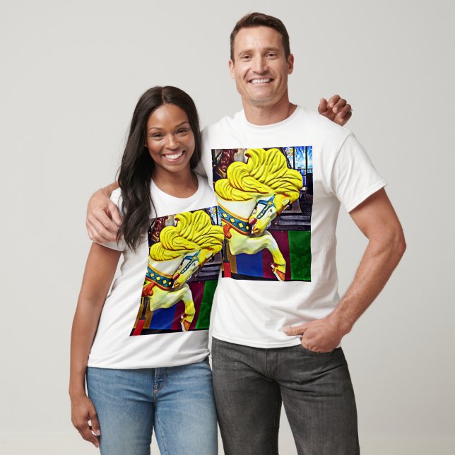 Karusellhäst med Gult Mane T Shirt (Unisex)