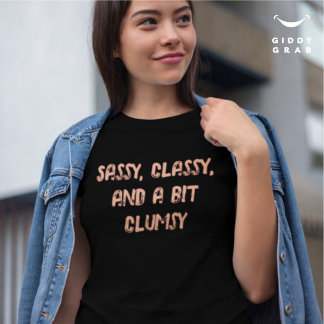 Kassi och en bit Clum Funny-teckencitat T Shirt