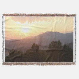 Kasta filten med soluppgång i bergen! mysfilt