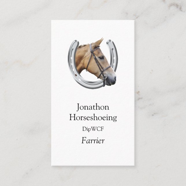 Kastanjebrun häst i en silverhästsko visitkort (Framsida)