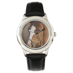 Kastanjen inkvarterar hästen armbandsur