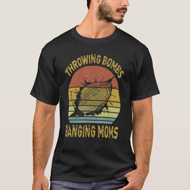 Kastar bomber slår mödrar   Fotboll T Shirt (Framsida)