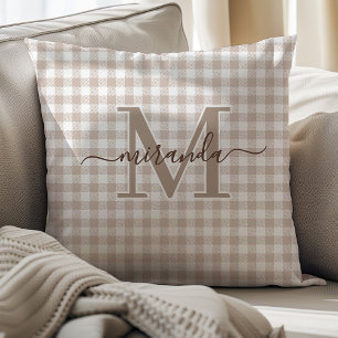 Kastkudde med mokkabrun karamellrand och monogram kudde