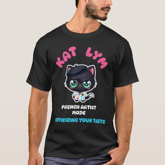 Kat Lym French Artist Mode Cat Sticker. T Shirt (Framsida)