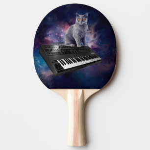 Kat på syntetisator i rymden pingisracket