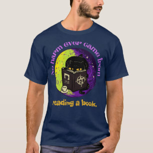 Kat som läser bok med kaffe t shirt