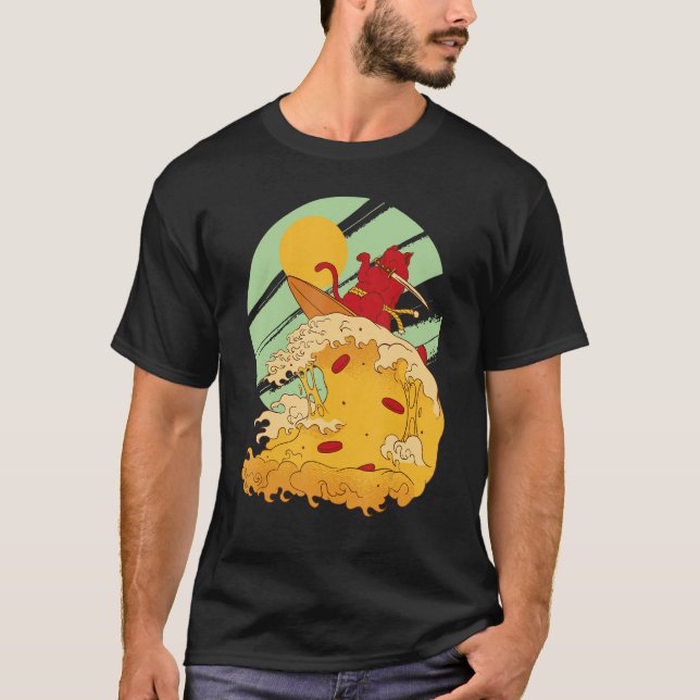 Kat Surfing Pizza i Coola Samurai Stil T Shirt (Framsida)