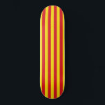 Katalanska Flagga Mini Skateboard Bräda 18,5 Cm<br><div class="desc">Det här objektet har den katalanska flagga rand för ikonrött och gult. Katalonien (Katalonien) är en självständig region i det nordöstra hörnet av Spanien som har en stark nationalistisk rörelse som strävar efter självständighet för regionen. Den största staden i Katalonien är Barcelona,  som ljuger kusten i Medelhavet.</div>