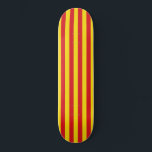 Katalanska Flagga Mini Skateboard Bräda 18,5 Cm<br><div class="desc">Det här objektet har den katalanska flagga rand för ikonrött och gult. Katalonien (Katalonien) är en självständig region i det nordöstra hörnet av Spanien som har en stark nationalistisk rörelse som strävar efter självständighet för regionen. Den största staden i Katalonien är Barcelona,  som ljuger kusten i Medelhavet.</div>