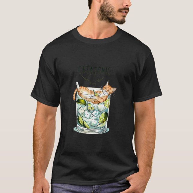 Katatonisk - Rolig Drickande Katt T Shirt (Framsida)