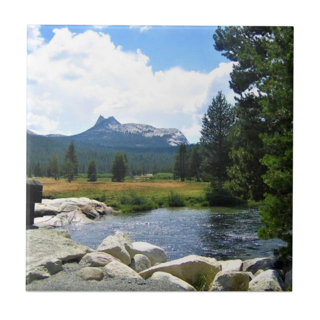 Katedraltopp i Tuolumne Meadows, Yosemite, CA Kakelplatta (Framsidan)
